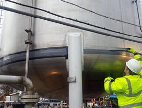 用贝尔佐纳 (Belzona) 4301(乳浆 CR1 厚浆)密封的储罐 用贝尔佐纳 (Belzona) 4301(乳浆 CR1 厚浆)密封的储罐