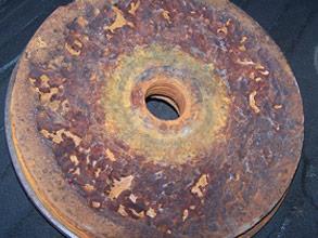 废水泵头因化学侵害的腐蚀而受损 废水泵头因化学侵害的腐蚀而受损